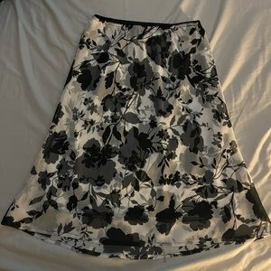 Connected Apparel black and white floral midi skirt
